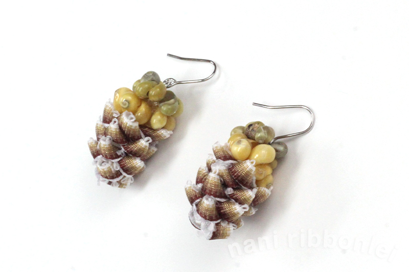 ニイハウシェルのピアス